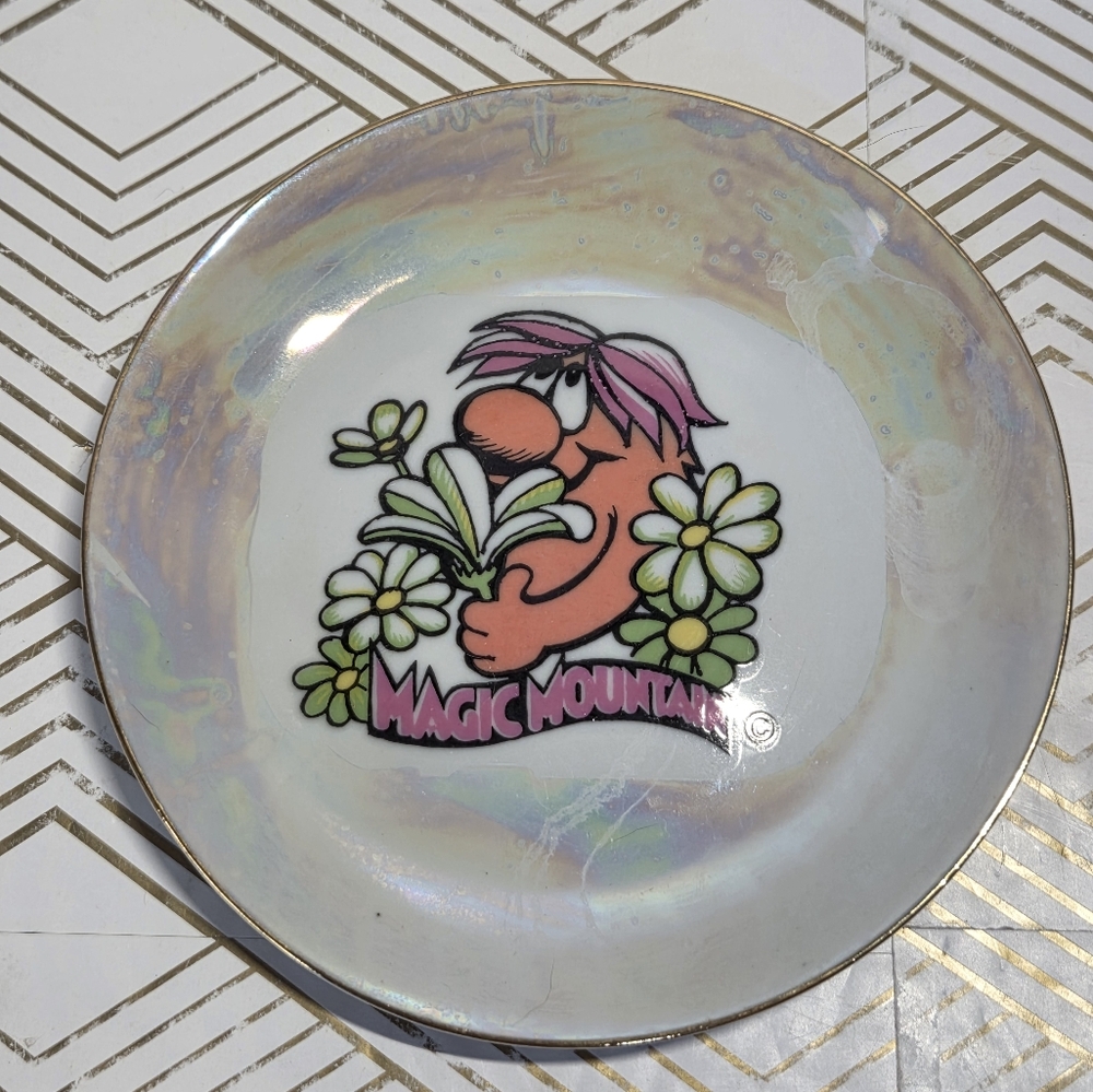 Vintage 1970s Magic Mountain Bloop the Troll Iridescent 5.5" Souvenir Plate